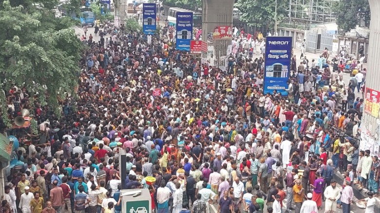 পুলিশি হয়রানি বন্ধের দাবিতে প্রেসক্লাবে ব্যাটারিচ...