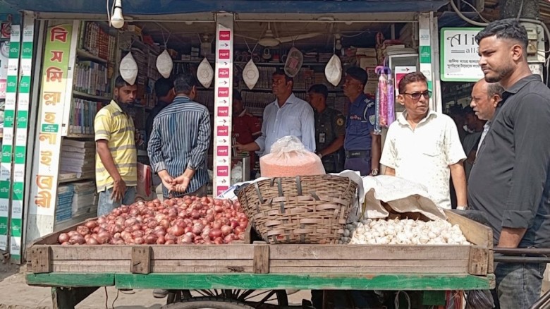 শায়েস্তাগঞ্জে দুর্গাপূজা উপলক্ষে যানজট ন